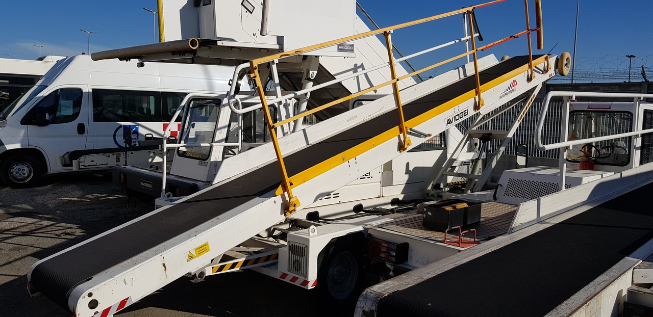 AVIOGEI Belt loader NS450 - Veículo com correia transportadora: foto 1 AVIOGEI Belt loader NS450 - Veículo com correia transportadora: foto 1