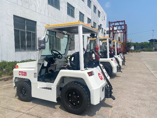 AirBusiness Electric Tractor - Trator de bagagem: foto 1 AirBusiness Electric Tractor - Trator de bagagem: foto 1