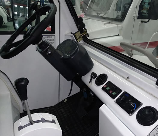 AirBusiness Electric Tractor - Trator de bagagem: foto 4 AirBusiness Electric Tractor - Trator de bagagem: foto 4