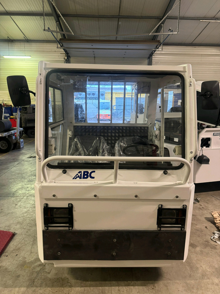 Charlatte 2012 - Trator de bagagem: foto 4 Charlatte 2012 - Trator de bagagem: foto 4