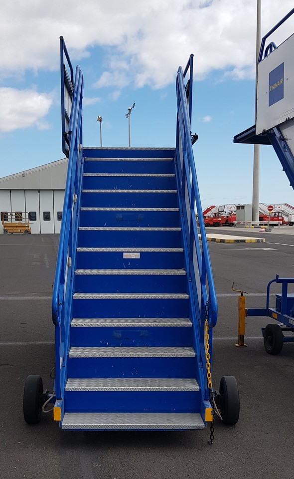 FEMISA VM - Escada de passageiros: foto 2 FEMISA VM - Escada de passageiros: foto 2