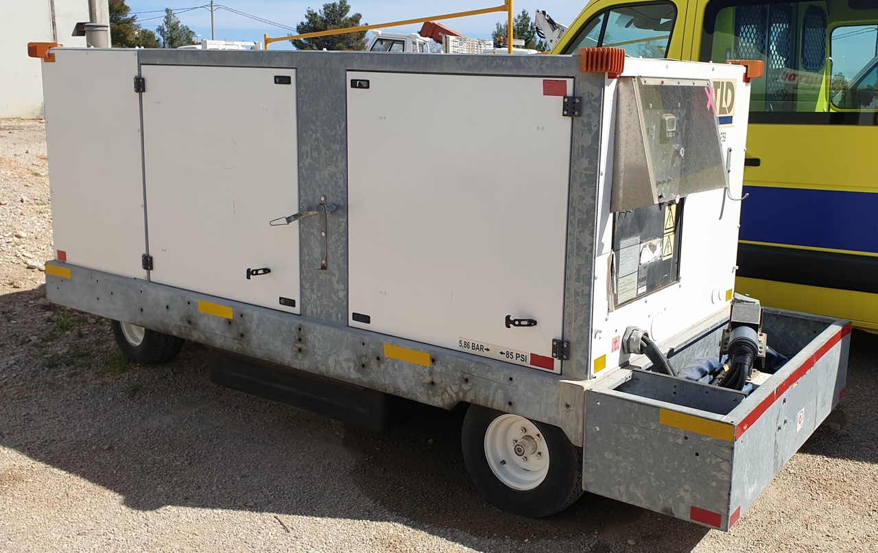 GPU/120 KVA+28V TLD 4120-T-CUP28 - Unidade de energia terrestre: foto 2 GPU/120 KVA+28V TLD 4120-T-CUP28 - Unidade de energia terrestre: foto 2