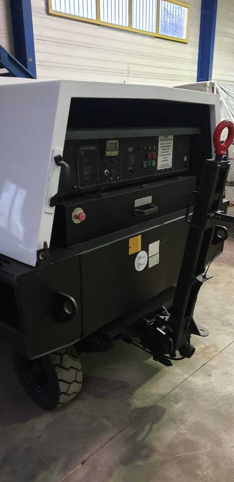 Houchin GPU C690 90KvA+28DC - Unidade de energia terrestre: foto 3 Houchin GPU C690 90KvA+28DC - Unidade de energia terrestre: foto 3