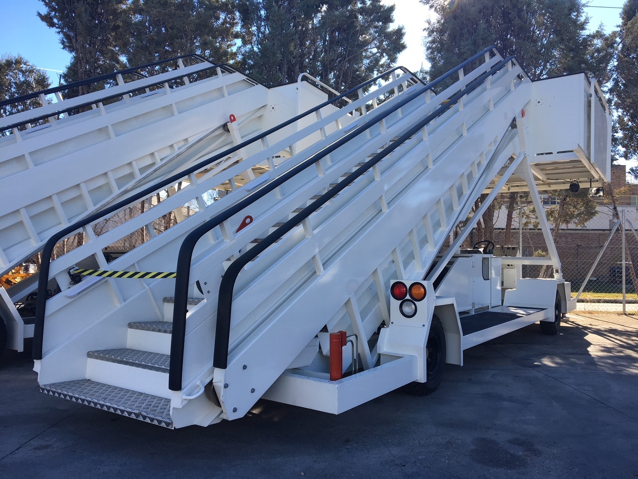 JBT Passenger Stairs Smart Step - Escada de passageiros: foto 1 JBT Passenger Stairs Smart Step - Escada de passageiros: foto 1