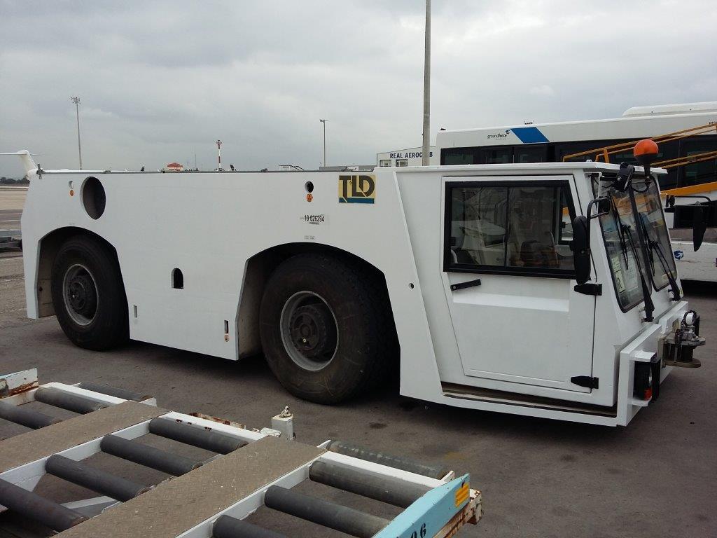 Pushback Tractor TLD TMX400-26 - Trator de push-back: foto 3 Pushback Tractor TLD TMX400-26 - Trator de push-back: foto 3
