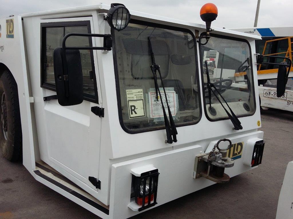 Pushback Tractor TLD TMX400-30 - Trator de push-back: foto 1 Pushback Tractor TLD TMX400-30 - Trator de push-back: foto 1