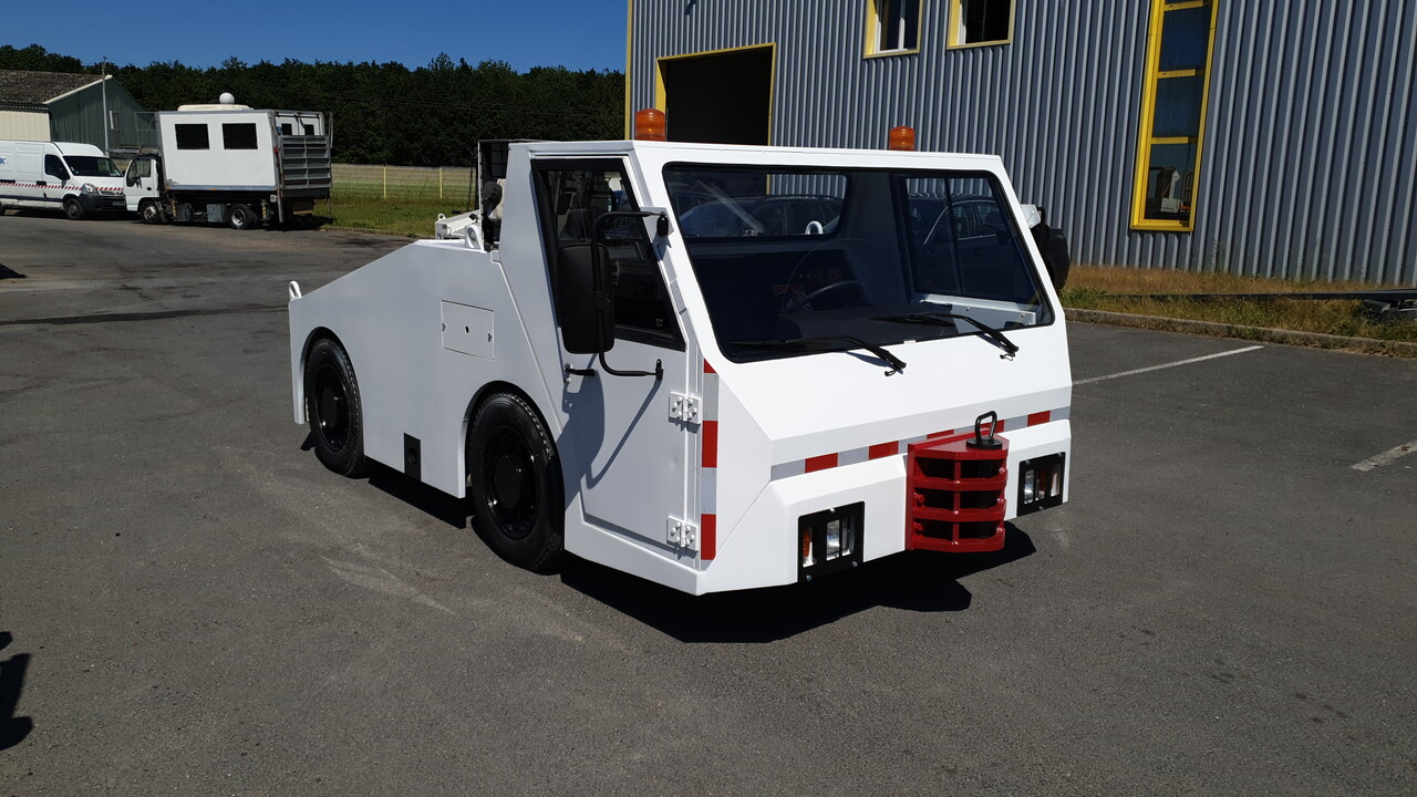 SOVAM K100 - Trator de push-back: foto 1 SOVAM K100 - Trator de push-back: foto 1