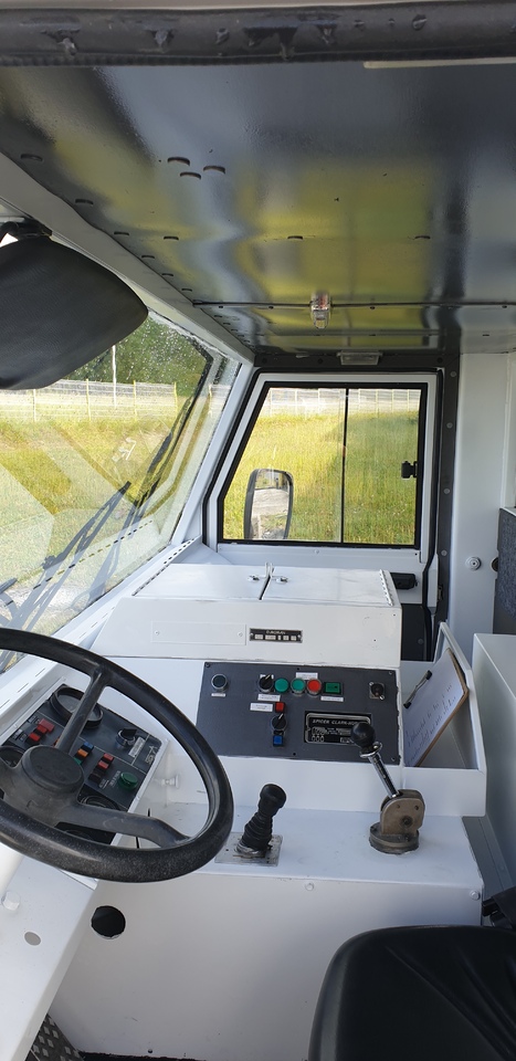 SOVAM K250 - Trator de push-back: foto 4 SOVAM K250 - Trator de push-back: foto 4
