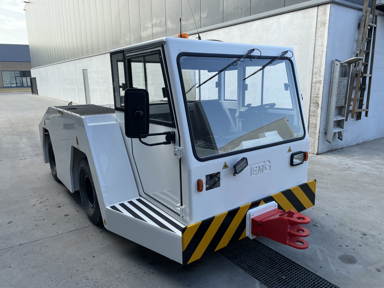 TEMG TG5012 - Trator de push-back: foto 2 TEMG TG5012 - Trator de push-back: foto 2