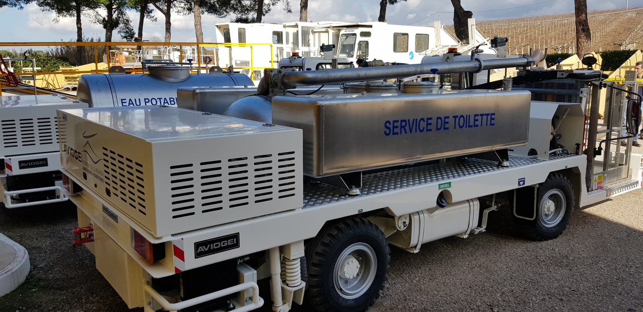 Toilet Truck Aviogei VSTM - Camiões de serviço de lavabos: foto 1 Toilet Truck Aviogei VSTM - Camiões de serviço de lavabos: foto 1