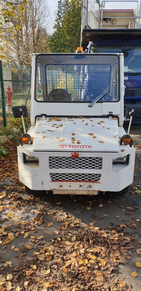 Toyota 02-2TD25 - Trator de bagagem: foto 1 Toyota 02-2TD25 - Trator de bagagem: foto 1