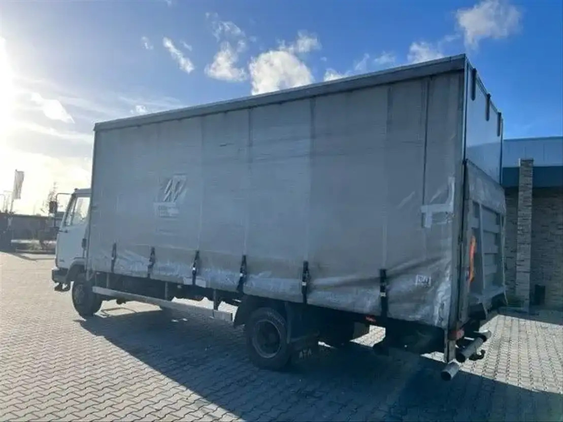 DAF LF 45.160 FA45.160 - Camião de lona: foto 4 DAF LF 45.160 FA45.160 - Camião de lona: foto 4