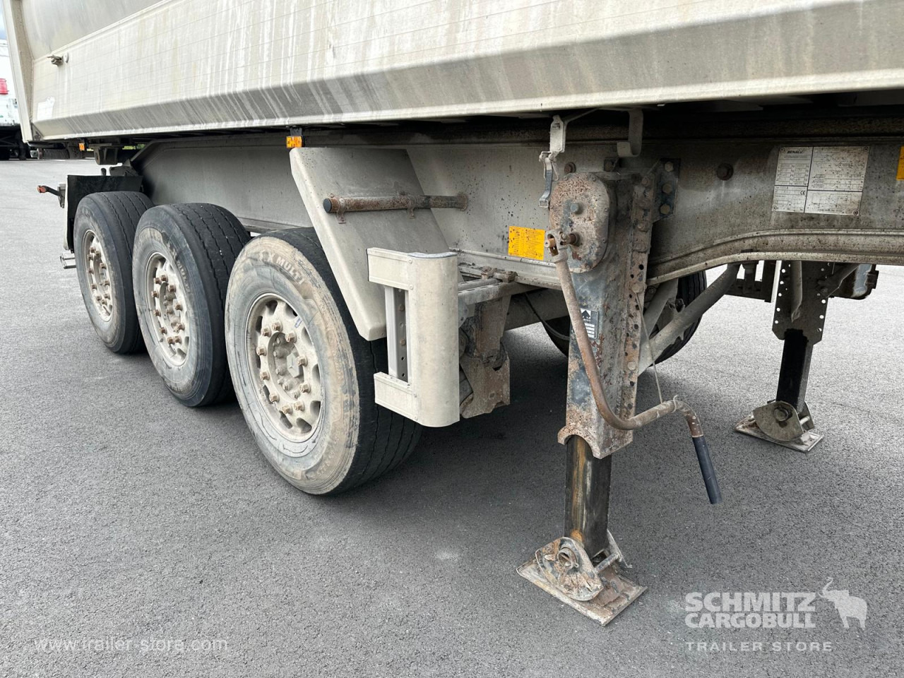 BENALU Tipper Alu-square sided body 24m³ - Semi-reboque basculante: foto 3 BENALU Tipper Alu-square sided body 24m³ - Semi-reboque basculante: foto 3