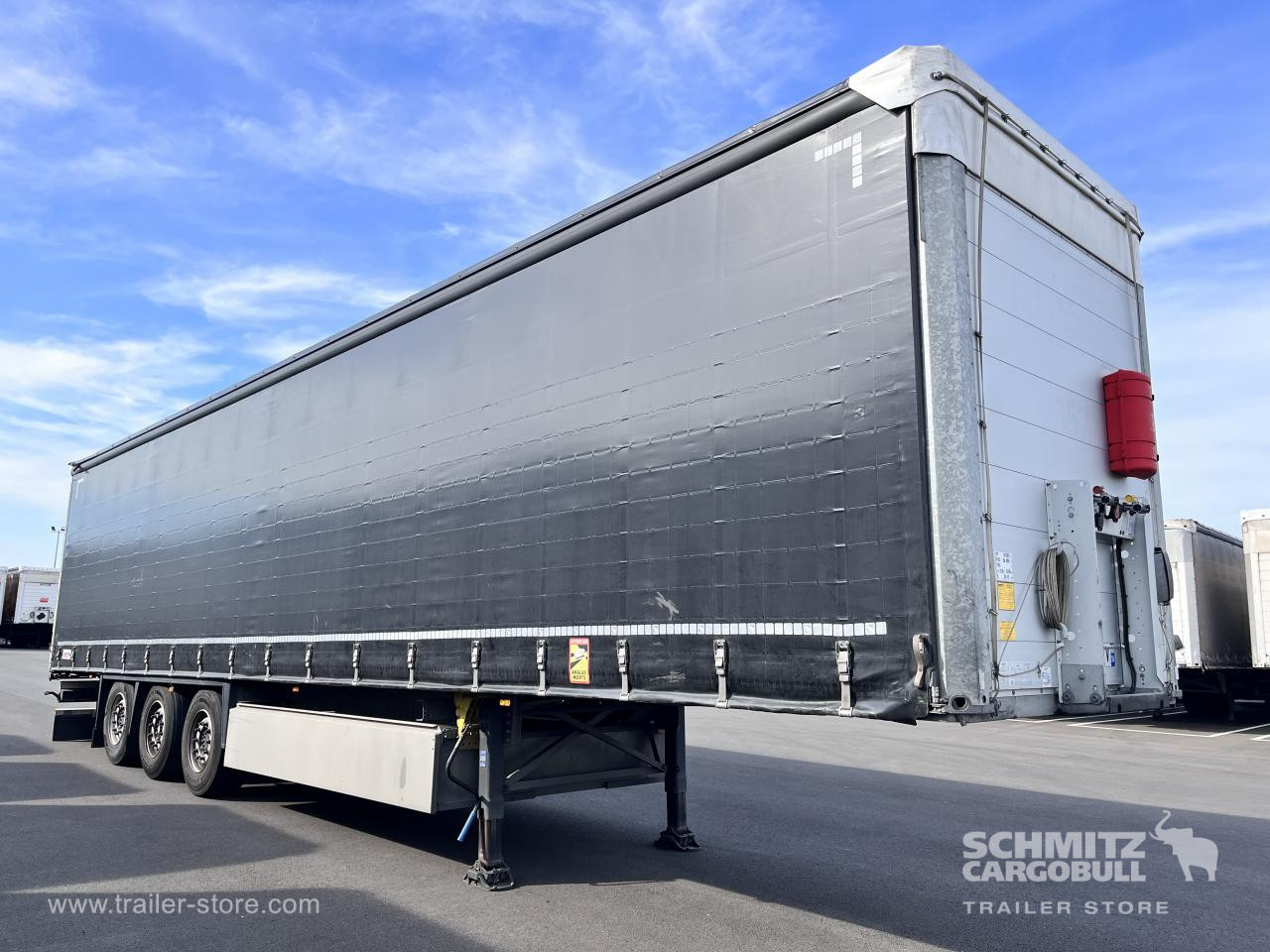 SCHMITZ Curtainsider Standard - Semi-reboque de lona: foto 1 SCHMITZ Curtainsider Standard - Semi-reboque de lona: foto 1