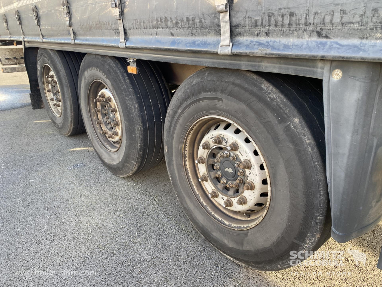 SCHMITZ Curtainsider Standard - Semi-reboque de lona: foto 3 SCHMITZ Curtainsider Standard - Semi-reboque de lona: foto 3