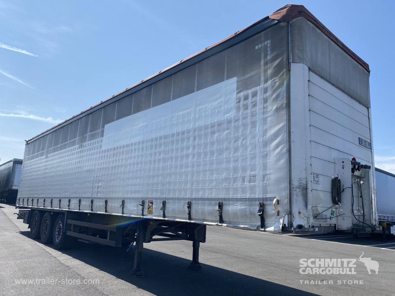 SCHMITZ Curtainsider Standard - Semi-reboque de lona: foto 1 SCHMITZ Curtainsider Standard - Semi-reboque de lona: foto 1
