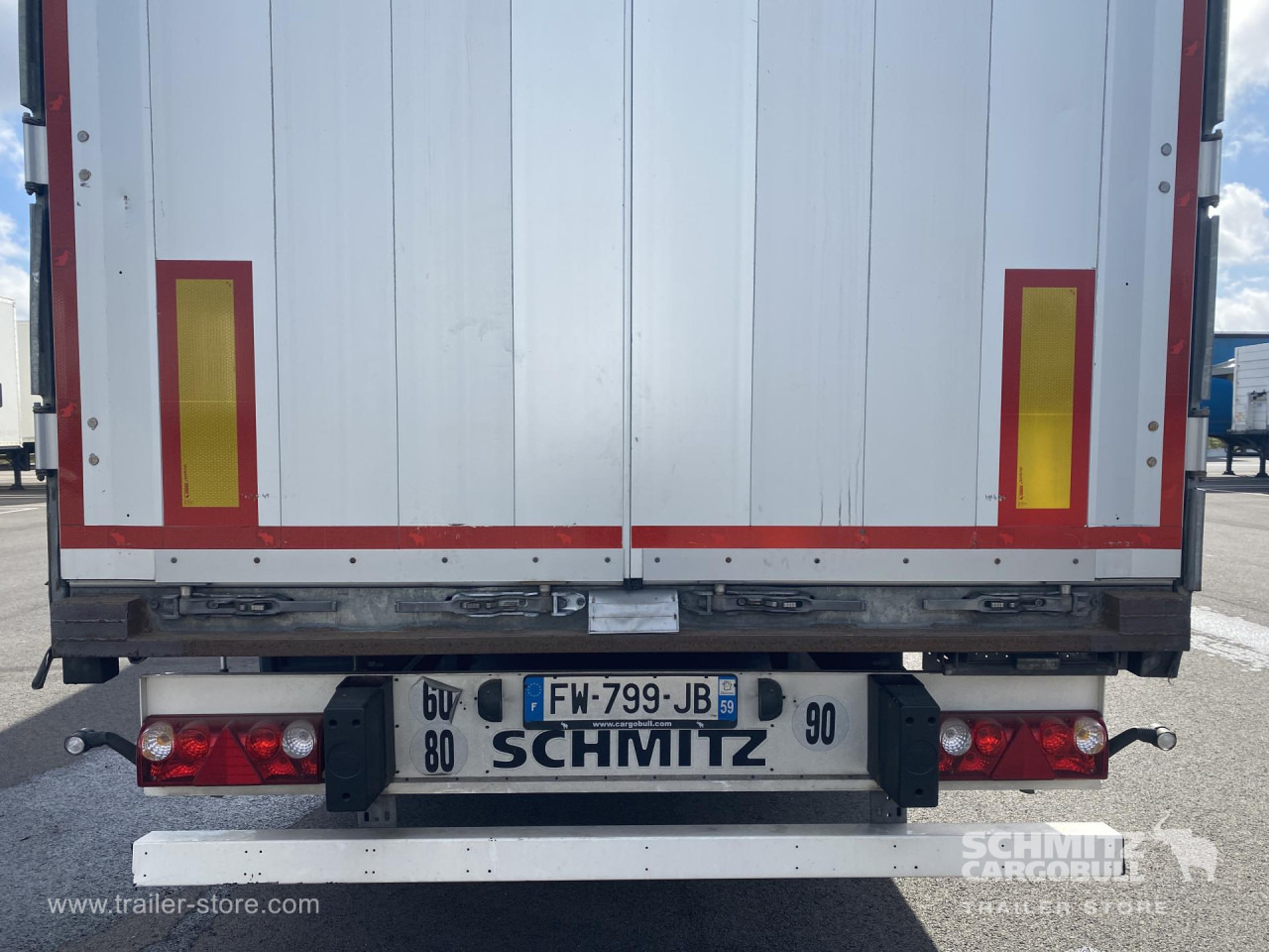 SCHMITZ Curtainsider Standard - Semi-reboque de lona: foto 2 SCHMITZ Curtainsider Standard - Semi-reboque de lona: foto 2