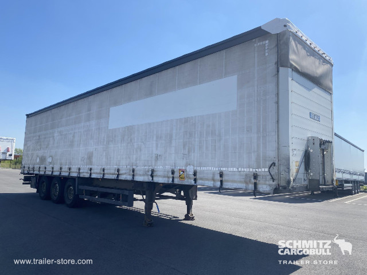 SCHMITZ Curtainsider Standard - Semi-reboque de lona: foto 1 SCHMITZ Curtainsider Standard - Semi-reboque de lona: foto 1
