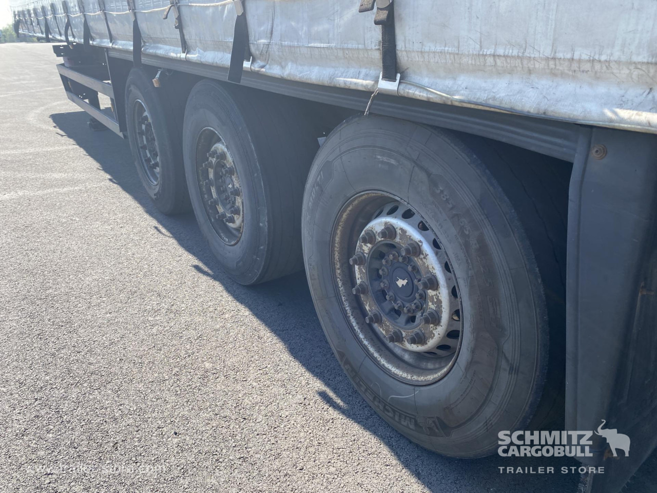 SCHMITZ Curtainsider Standard - Semi-reboque de lona: foto 5 SCHMITZ Curtainsider Standard - Semi-reboque de lona: foto 5