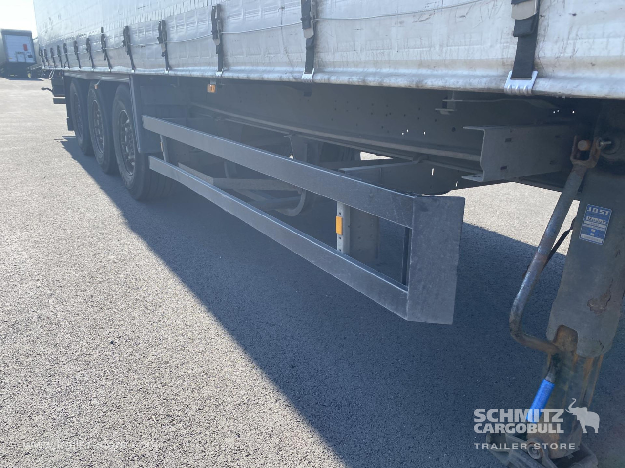 SCHMITZ Curtainsider Standard - Semi-reboque de lona: foto 2 SCHMITZ Curtainsider Standard - Semi-reboque de lona: foto 2