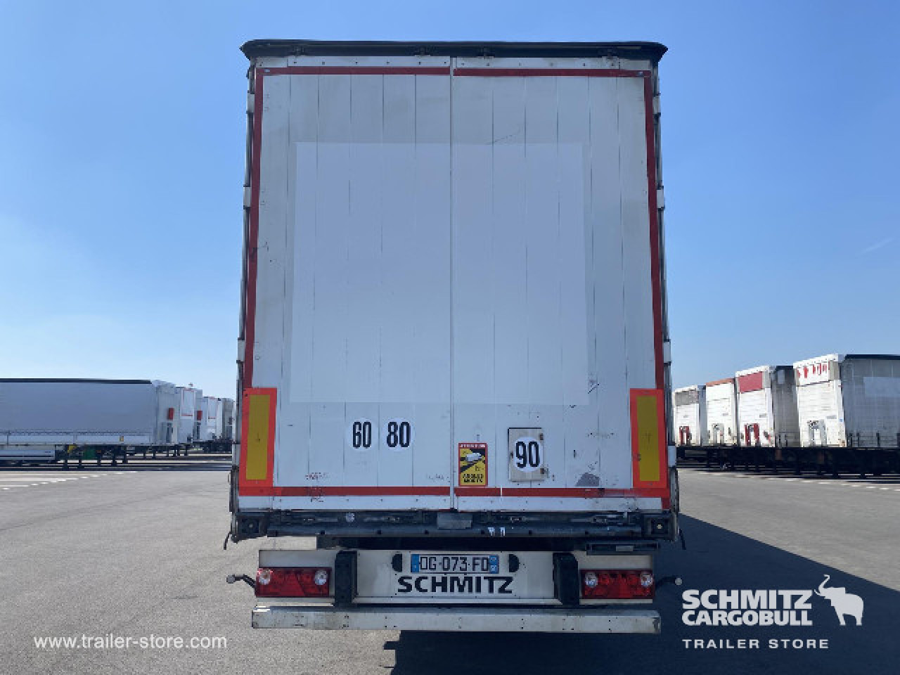SCHMITZ Curtainsider Standard - Semi-reboque de lona: foto 4 SCHMITZ Curtainsider Standard - Semi-reboque de lona: foto 4