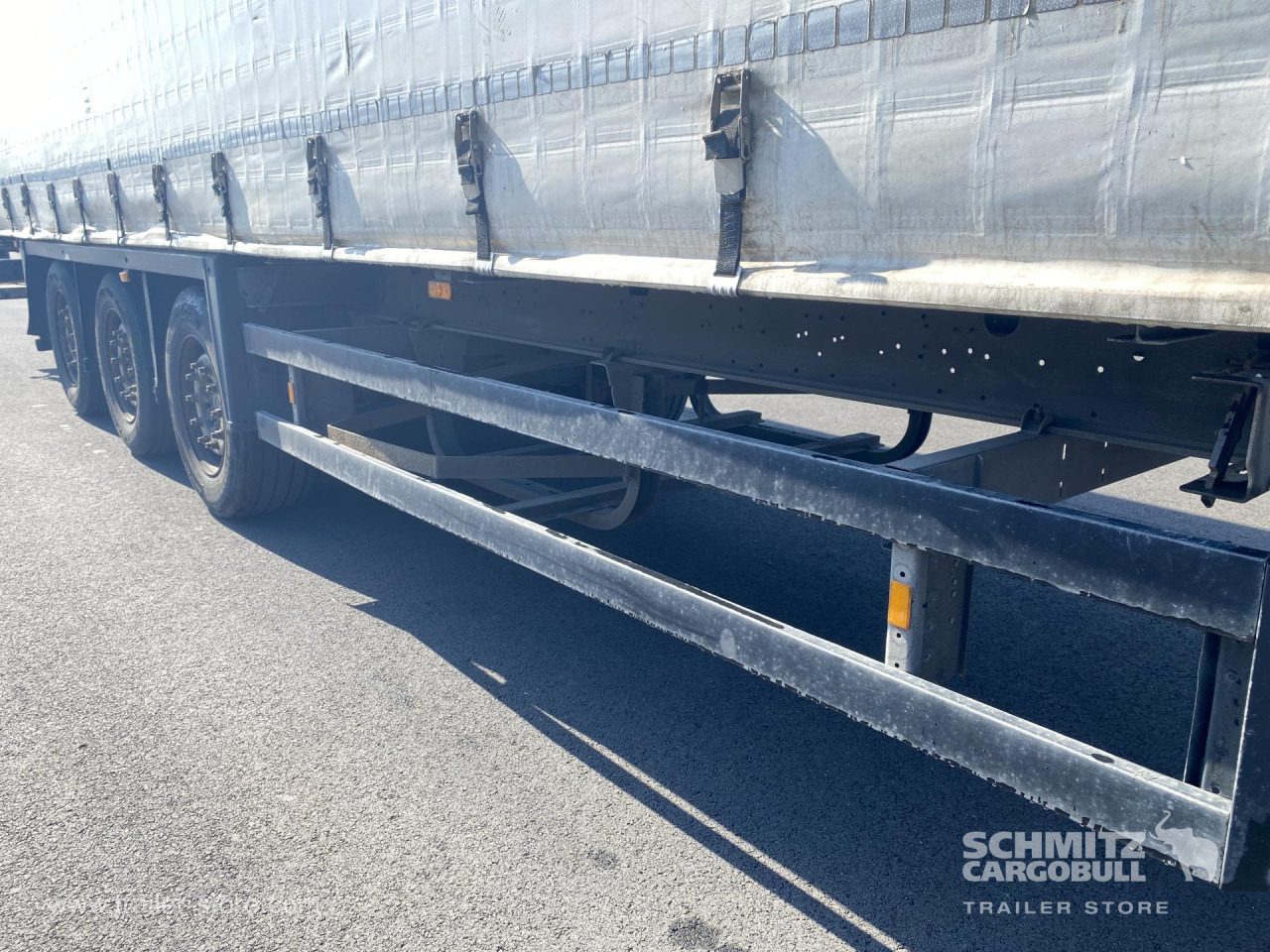 SCHMITZ Curtainsider Standard - Semi-reboque de lona: foto 3 SCHMITZ Curtainsider Standard - Semi-reboque de lona: foto 3