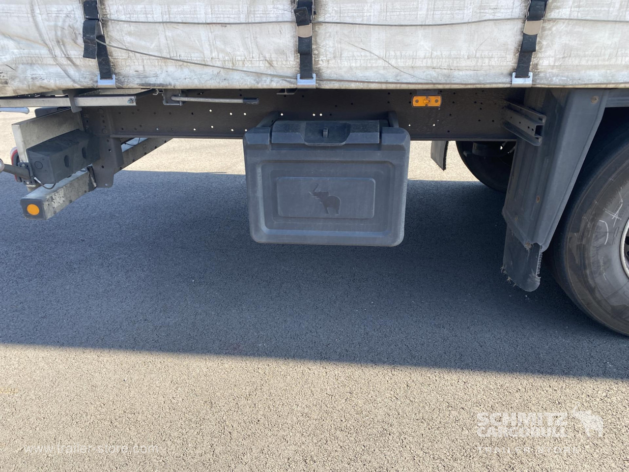 SCHMITZ Curtainsider Standard - Semi-reboque de lona: foto 4 SCHMITZ Curtainsider Standard - Semi-reboque de lona: foto 4