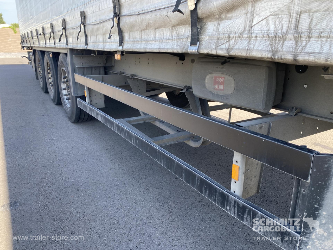SCHMITZ Curtainsider Standard - Semi-reboque de lona: foto 4 SCHMITZ Curtainsider Standard - Semi-reboque de lona: foto 4