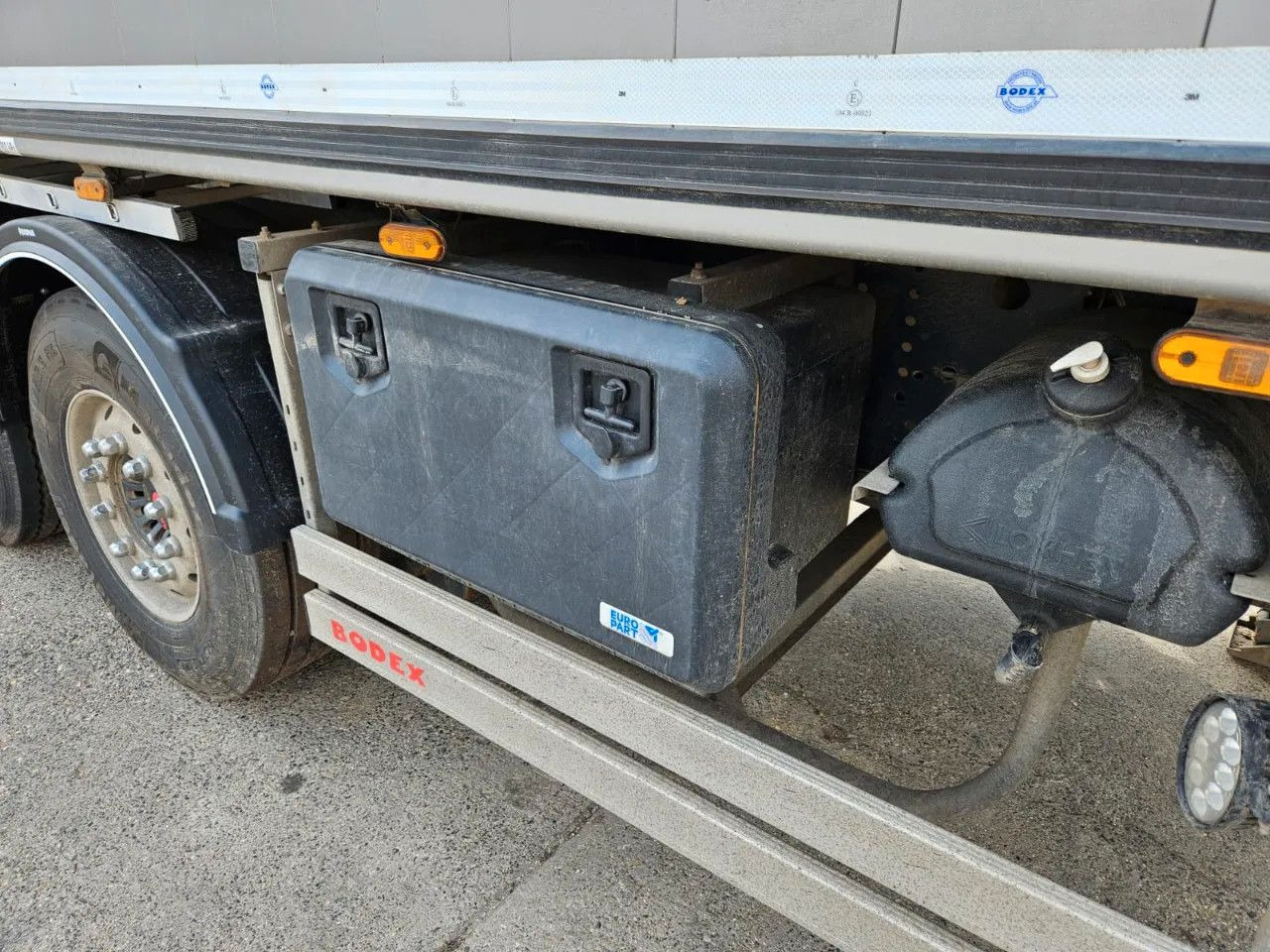 Semi-reboque basculante Bodex KIS3B 40m3: foto 10 Semi-reboque basculante Bodex KIS3B 40m3: foto 10