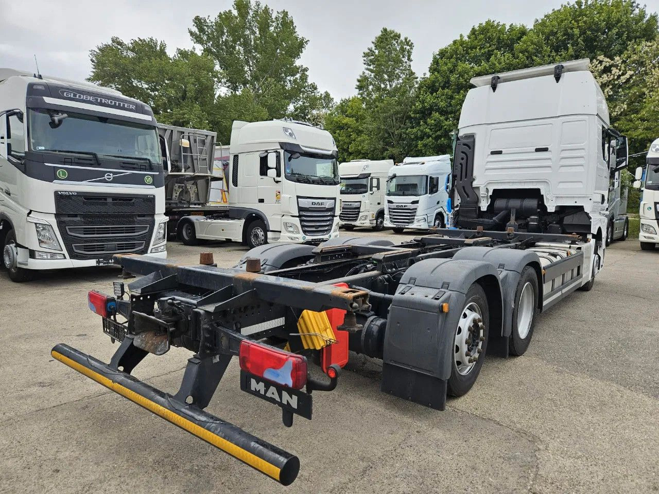 MAN TGX 26.470 XXL BDF 6x2 2 units, NAVI, Lift Axle - Camião transportador de contêineres/ Caixa móvel: foto 4 MAN TGX 26.470 XXL BDF 6x2 2 units, NAVI, Lift Axle - Camião transportador de contêineres/ Caixa móvel: foto 4