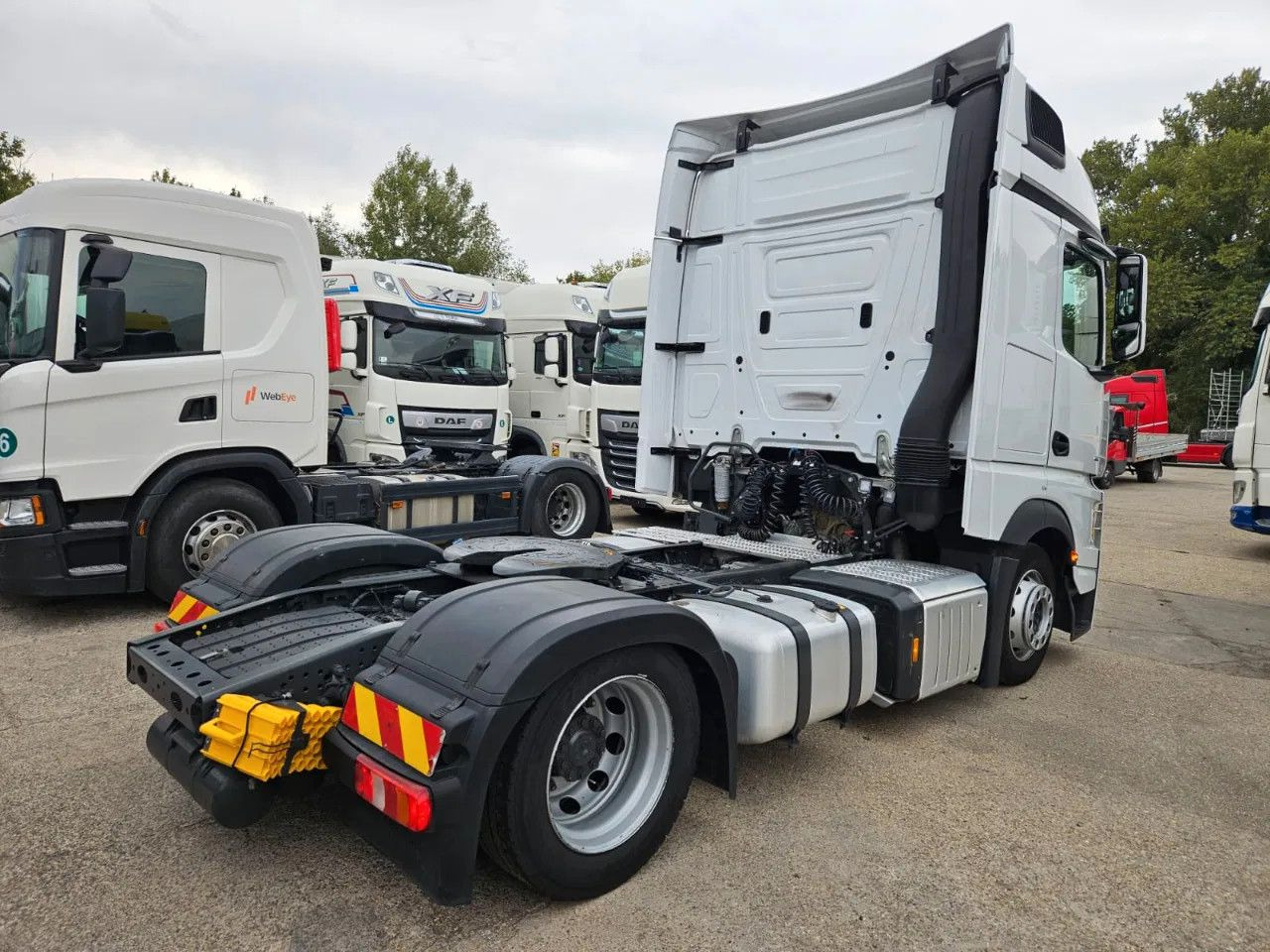 Mercedes-Benz Actros 1851 Mega, BigSpace, Standklima, 4 units - Tractor: foto 3 Mercedes-Benz Actros 1851 Mega, BigSpace, Standklima, 4 units - Tractor: foto 3