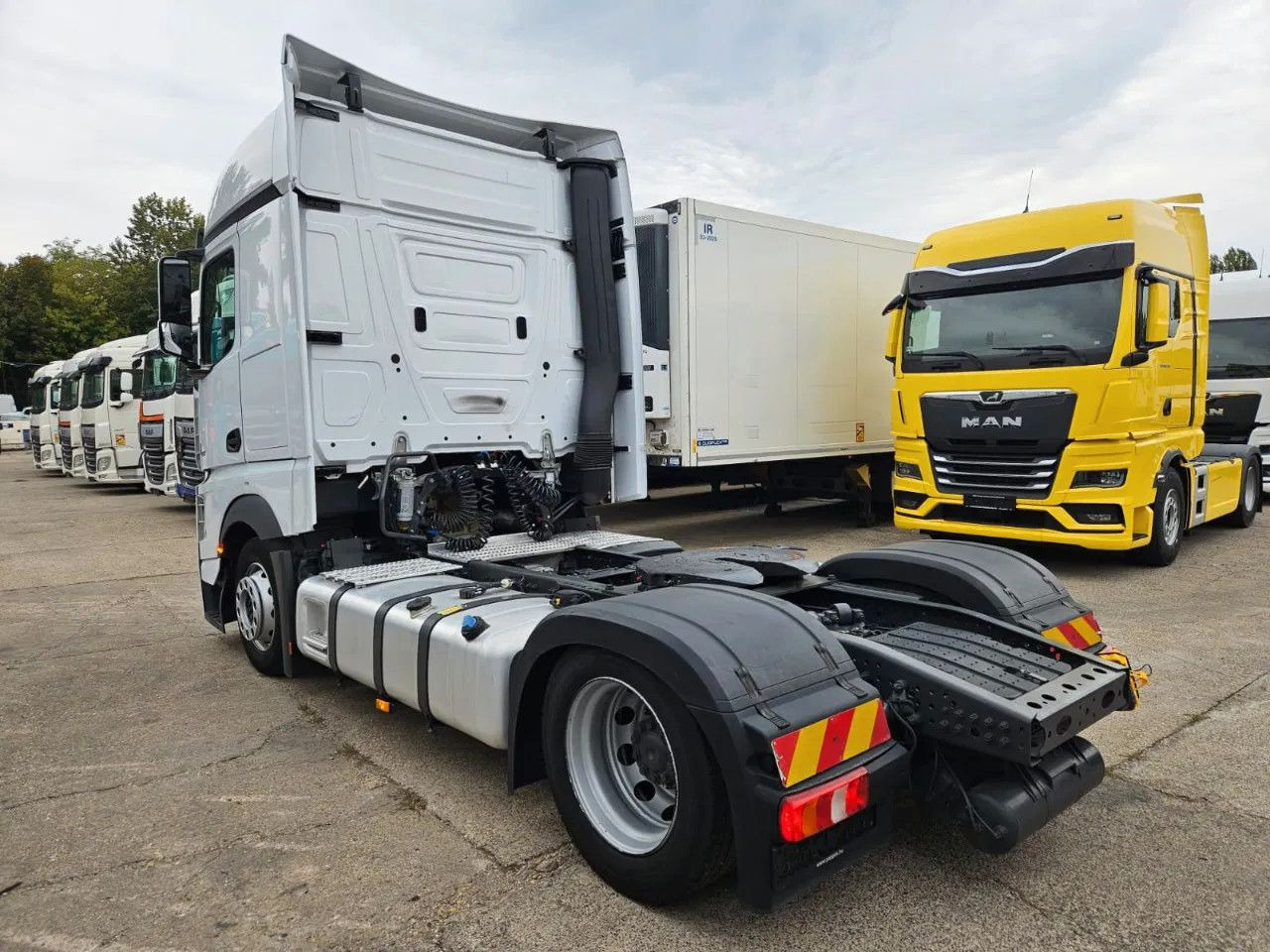Mercedes-Benz Actros 1851 Mega, BigSpace, Standklima, 4 units - Tractor: foto 4 Mercedes-Benz Actros 1851 Mega, BigSpace, Standklima, 4 units - Tractor: foto 4