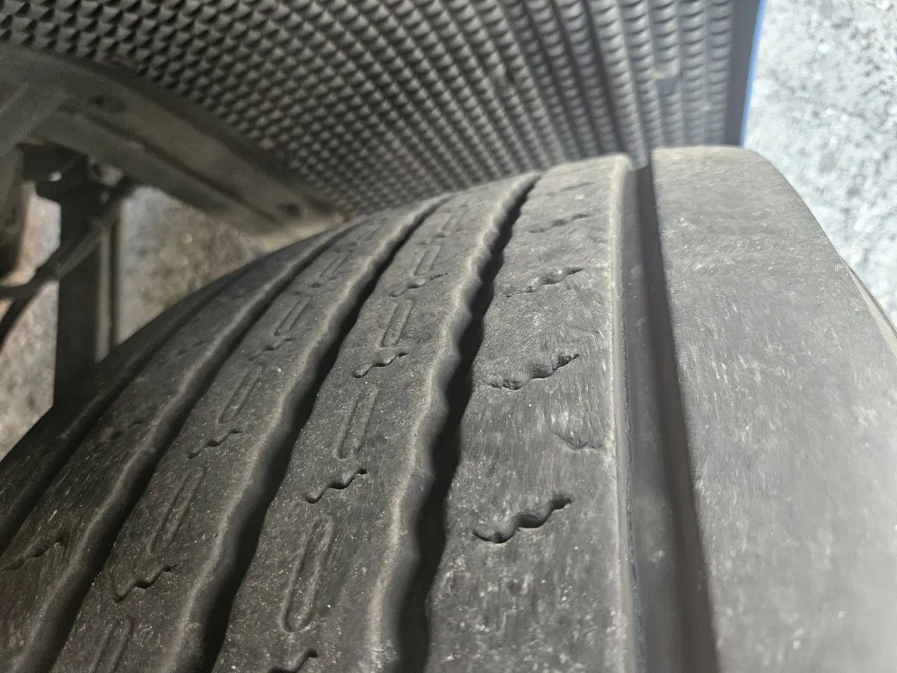 Tractor Scania R410 Standard - Full Spoiler - Retarder - Alloy: foto 11