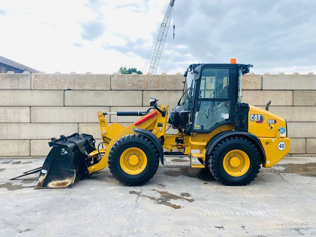 CAT 908-14a - Pá carregadora de rodas: foto 1 CAT 908-14a - Pá carregadora de rodas: foto 1