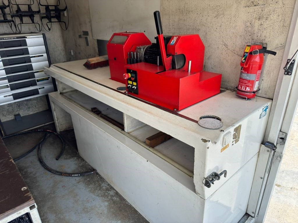 Mercedes-Benz Sprinter 2.2 Ambulance - Máquina de construção: foto 5 Mercedes-Benz Sprinter 2.2 Ambulance - Máquina de construção: foto 5