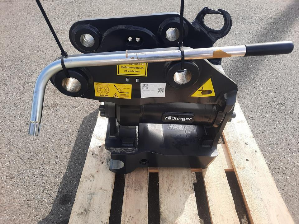 Rädlinger Tilt 5 - 10 to Powertilt Minibagger Schwenkmotor Cat - Tiltrotator por Mini escavadeira: foto 3 Rädlinger Tilt 5 - 10 to Powertilt Minibagger Schwenkmotor Cat - Tiltrotator por Mini escavadeira: foto 3