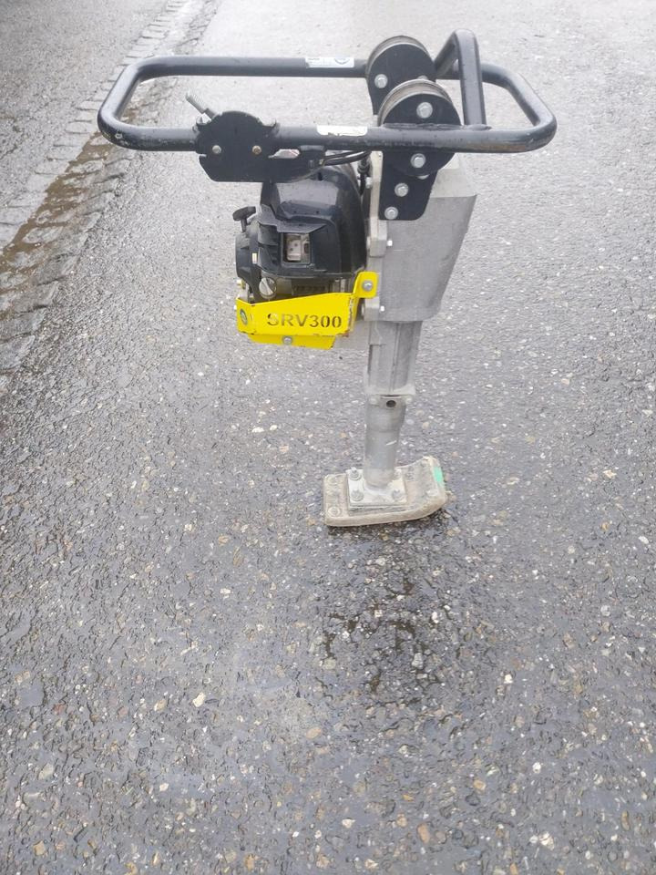 Weber SRV 300 II Stampfer Frosch Verdichter Rüttelplatte - Compactadora de percussão: foto 4 Weber SRV 300 II Stampfer Frosch Verdichter Rüttelplatte - Compactadora de percussão: foto 4