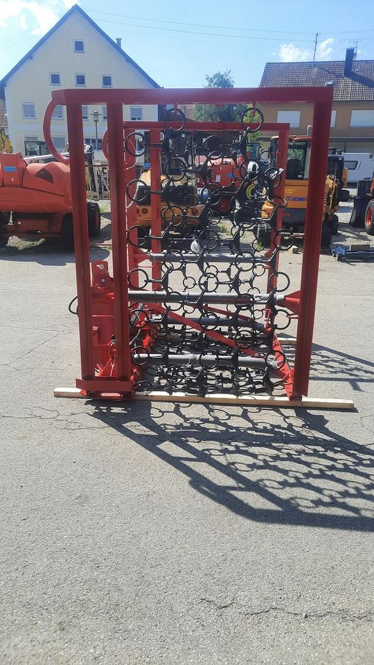 Wiesenegge 6 - 8m Wiesenstriegel Wiesenschleppe Traktor John deer - Grade para prados: foto 2 Wiesenegge 6 - 8m Wiesenstriegel Wiesenschleppe Traktor John deer - Grade para prados: foto 2