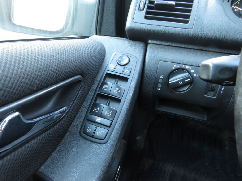 Camião MERCEDES-BENZ A-Klasse 200 Avantgarde PKW: foto 13 Camião MERCEDES-BENZ A-Klasse 200 Avantgarde PKW: foto 13