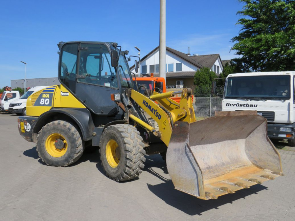 KOMATSU HANOMAG Radlader WA 80 - 6 Radlader - Pá carregadora de rodas: foto 2 KOMATSU HANOMAG Radlader WA 80 - 6 Radlader - Pá carregadora de rodas: foto 2