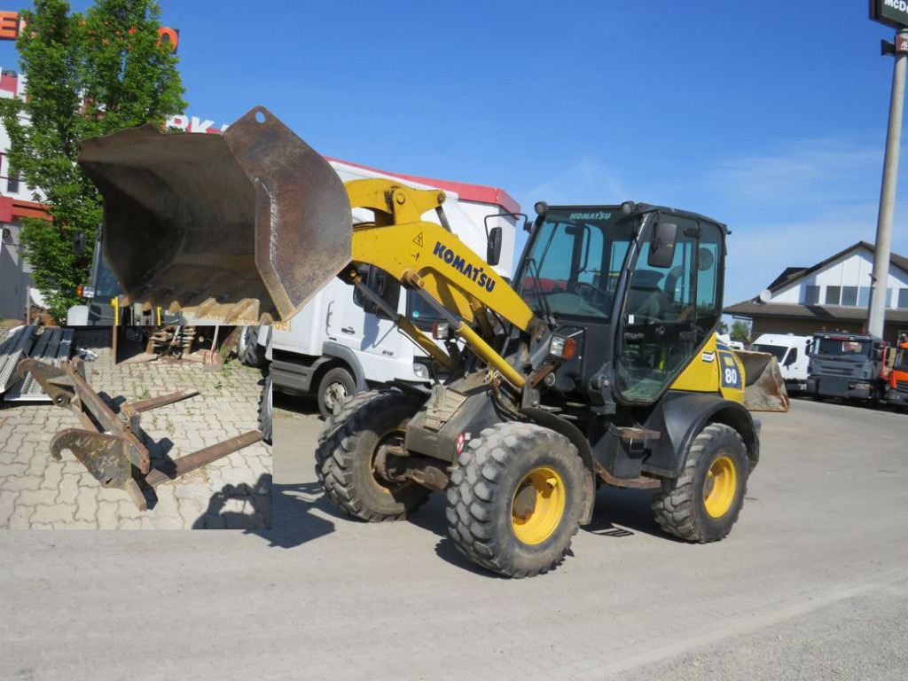 KOMATSU HANOMAG Radlader WA 80 - 6 Radlader - Pá carregadora de rodas: foto 1 KOMATSU HANOMAG Radlader WA 80 - 6 Radlader - Pá carregadora de rodas: foto 1
