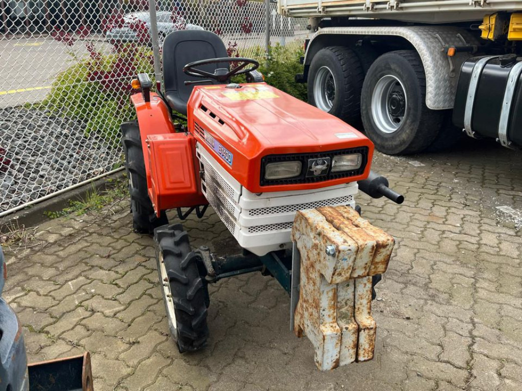 KUBOTA Trecker 1400 Diverse mit Zapfwelle am Heck und Heuwender - Mini trator: foto 4 KUBOTA Trecker 1400 Diverse mit Zapfwelle am Heck und Heuwender - Mini trator: foto 4