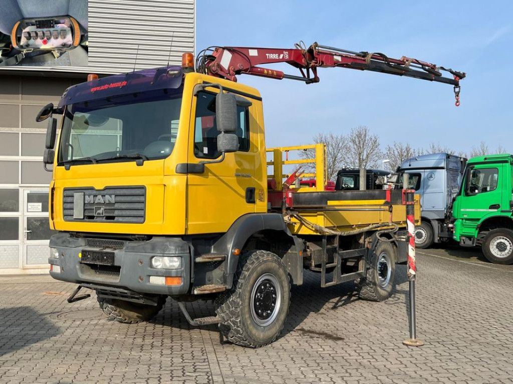 MAN TG-M 18.280 4x4 Pritsche Kran Singelreifen Funkf - Camião grua, Camião de caixa aberta/ Plataforma: foto 1 MAN TG-M 18.280 4x4 Pritsche Kran Singelreifen Funkf - Camião grua, Camião de caixa aberta/ Plataforma: foto 1