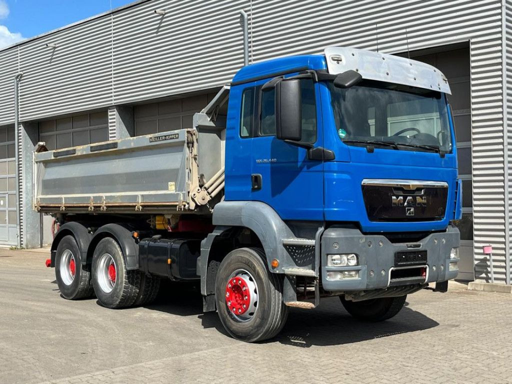 MAN TG-S 26.440 6x4 BB 3-Achs Kipper MeillerSchalter MAN TG-S 26.440 6x4 BB 3-Achs Kipper MeillerSchalter - Camião basculante: foto 2 MAN TG-S 26.440 6x4 BB 3-Achs Kipper MeillerSchalter MAN TG-S 26.440 6x4 BB 3-Achs Kipper MeillerSchalter - Camião basculante: foto 2