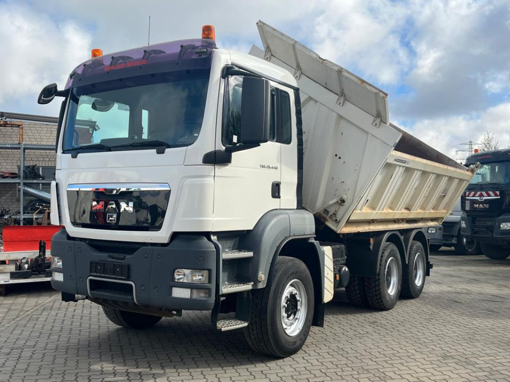 MAN TG-S 26.440 6x4 BB 3-Achs Kipper Schalter - Camião basculante: foto 1 MAN TG-S 26.440 6x4 BB 3-Achs Kipper Schalter - Camião basculante: foto 1