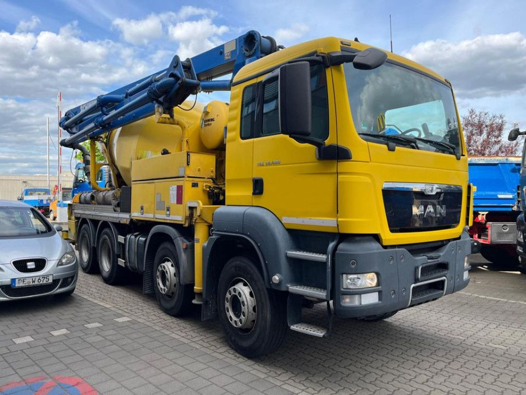 MAN TG-S 35.360 8x4 BB Pumi Pumi 24mKolbenpumpe deut - Autobomba de betão: foto 2 MAN TG-S 35.360 8x4 BB Pumi Pumi 24mKolbenpumpe deut - Autobomba de betão: foto 2