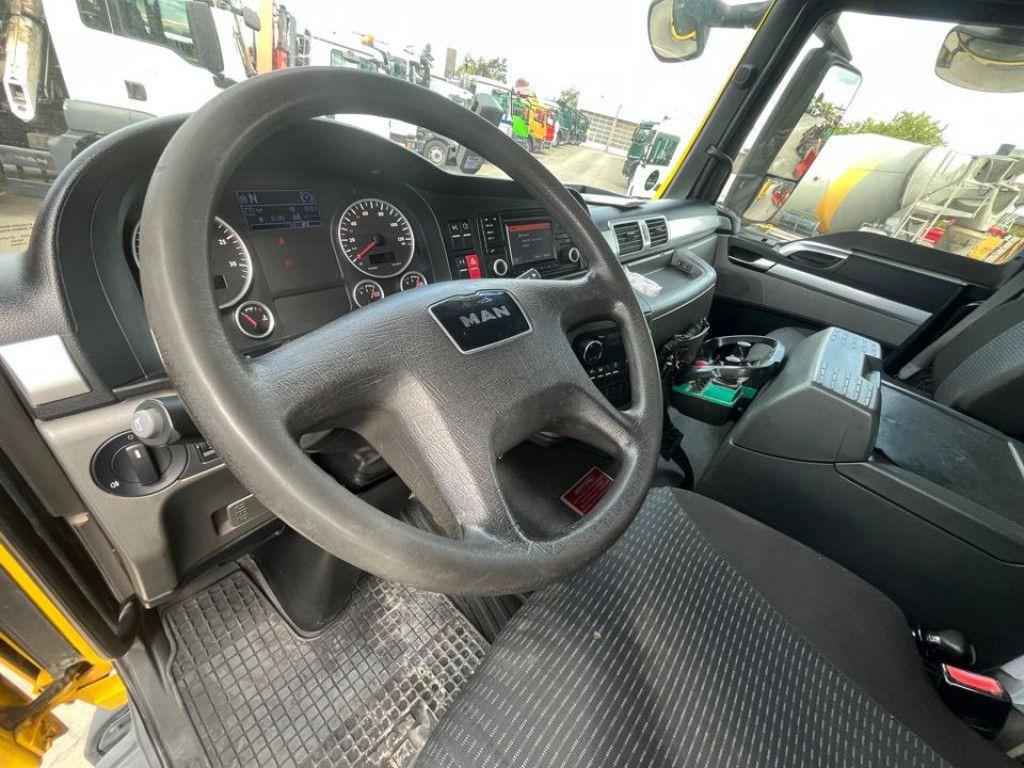 MAN TG-S 35.360 8x4 BB Pumi Pumi 24mKolbenpumpe deut - Autobomba de betão: foto 5 MAN TG-S 35.360 8x4 BB Pumi Pumi 24mKolbenpumpe deut - Autobomba de betão: foto 5
