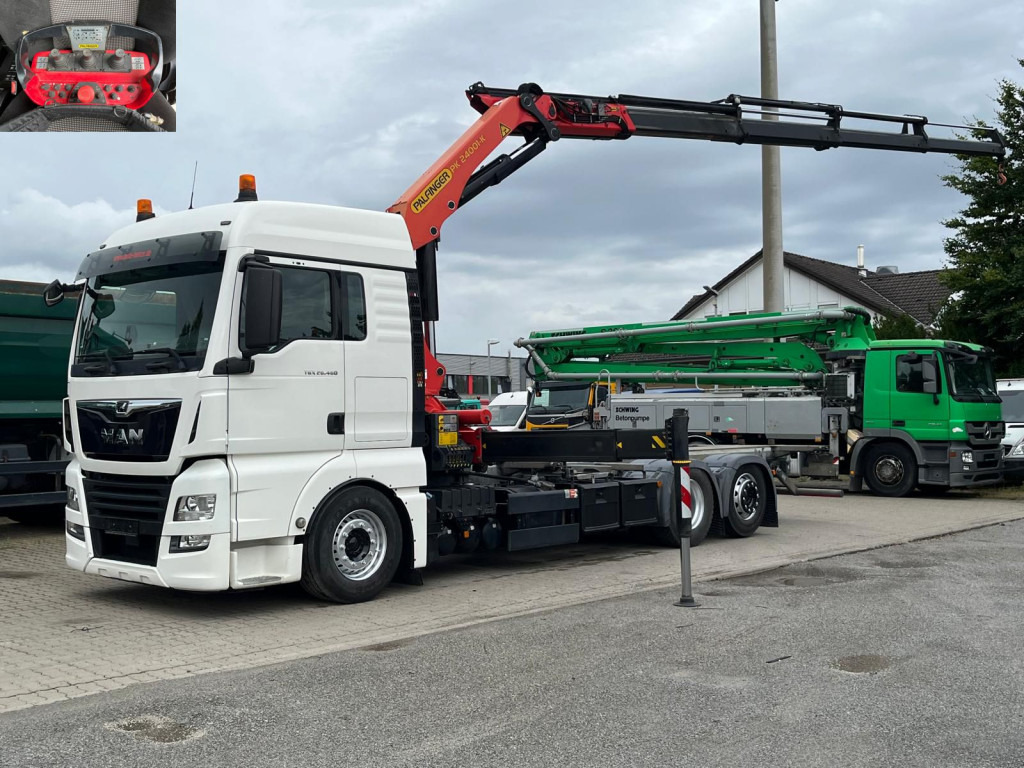 MAN TG-X 26.460 6x2-2 BL Pritsche Kran PK 24.001 Funk Lenk - Camião de caixa aberta/ Plataforma, Camião grua: foto 1 MAN TG-X 26.460 6x2-2 BL Pritsche Kran PK 24.001 Funk Lenk - Camião de caixa aberta/ Plataforma, Camião grua: foto 1