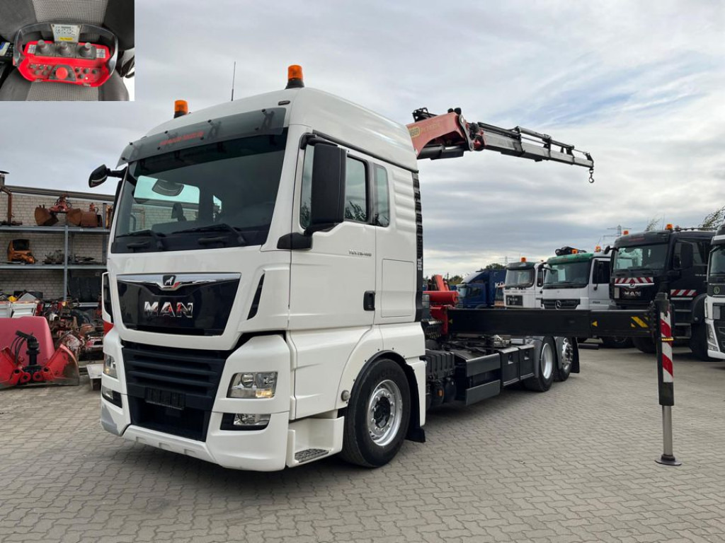 MAN TG-X 26.460 6x2-2 BL Pritsche Kran PK 24.001 Funk Lenk - Camião de caixa aberta/ Plataforma, Camião grua: foto 1 MAN TG-X 26.460 6x2-2 BL Pritsche Kran PK 24.001 Funk Lenk - Camião de caixa aberta/ Plataforma, Camião grua: foto 1