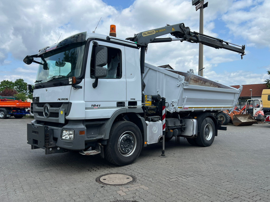 MERCEDES-BENZ Actros 1841 K 2-Achs Kipper Kran Funk 2xhydr+Greifer - Camião basculante, Camião grua: foto 1 MERCEDES-BENZ Actros 1841 K 2-Achs Kipper Kran Funk 2xhydr+Greifer - Camião basculante, Camião grua: foto 1